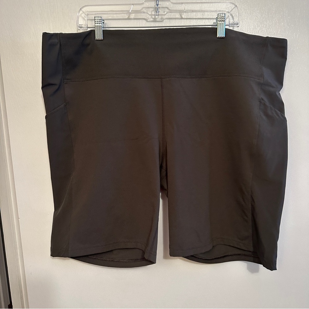 Athleta Salutation Stash Hi Rise Shorts Women’s Plus Size 2X Dark Grayish Green